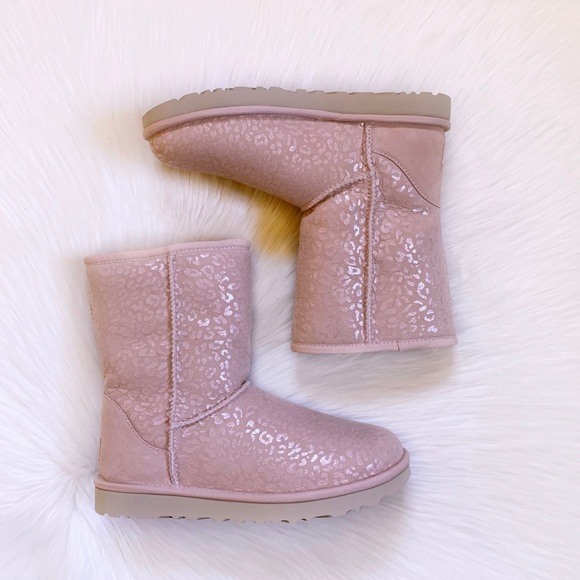 UGG Women’s Classic Short Snow Leopard Quartz Boots - Picture 2 of 7